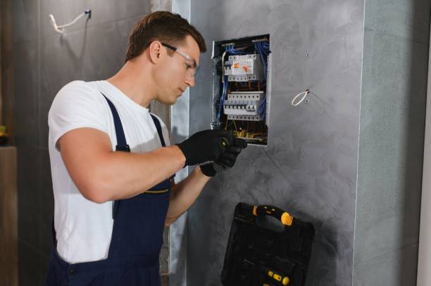 Best Residential Electrician Services  in Cosmopolis, WA