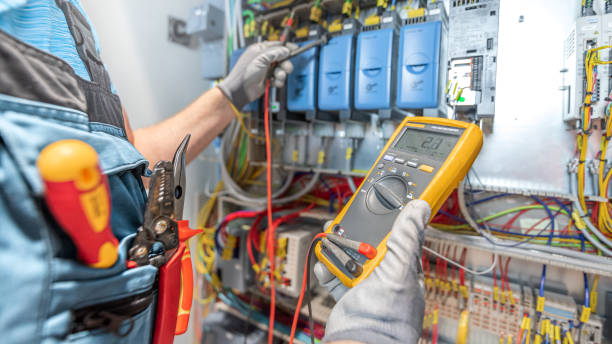 Best 24-Hour Electrician  in Cosmopolis, WA